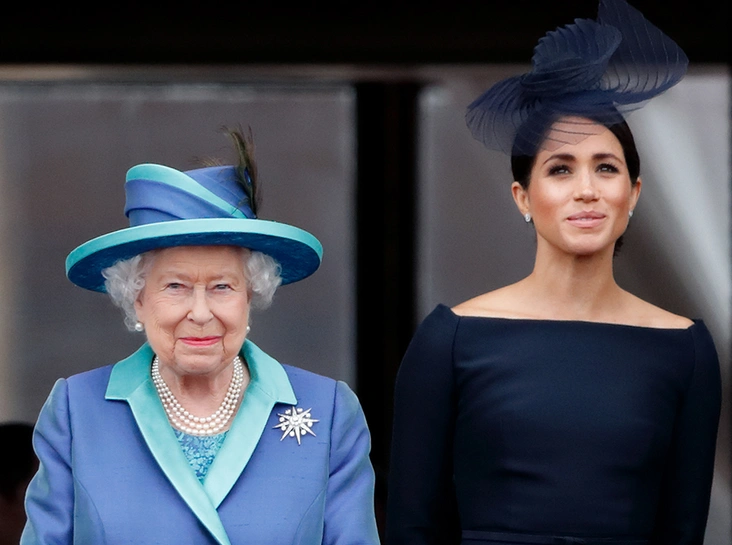 Елизавета II и герцогиня Меган на празднествах в честь столетия RAF, 10 июля 2018 года