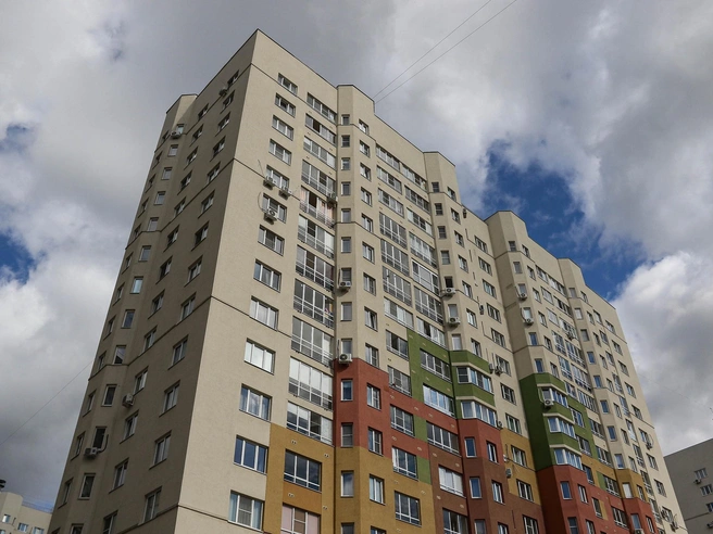 Первые обломки беспилотного летательного аппарата упали на территории Приокского района. | Источник: Наталья Бурухина / NN.RU