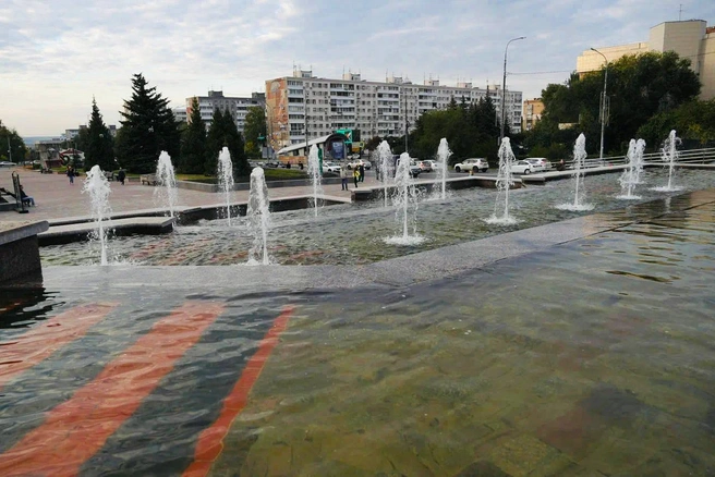 Реконструкция фонтана «40 лет Победы в Великой Отечественной войне»&nbsp;— это не просто обновление, а бережное сохранение памяти, воплощенное с применением современных технологий и глубоким уважением к историческому наследию | Источник: Алексей Ногинский / 63.RU