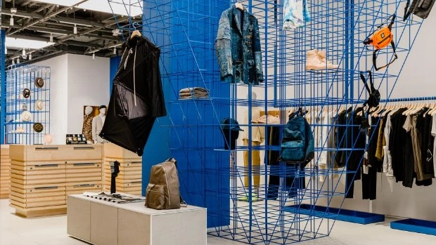 Яркий и необычный бутик по проекту Snarkitecture