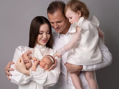 В свой день рождения Анастасия Тарасова впервые показала лицо младшей дочери