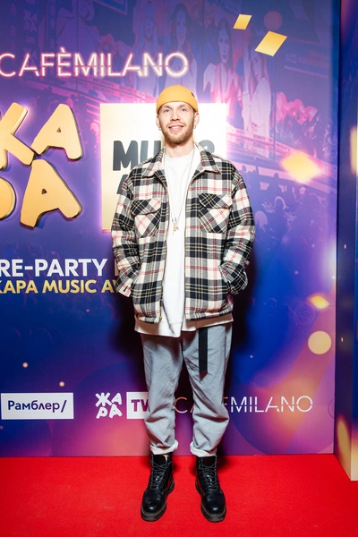 Юлия Барановская, Нюша и Ханна оголили ноги на pre-party премии «ЖАРА Music Awards»