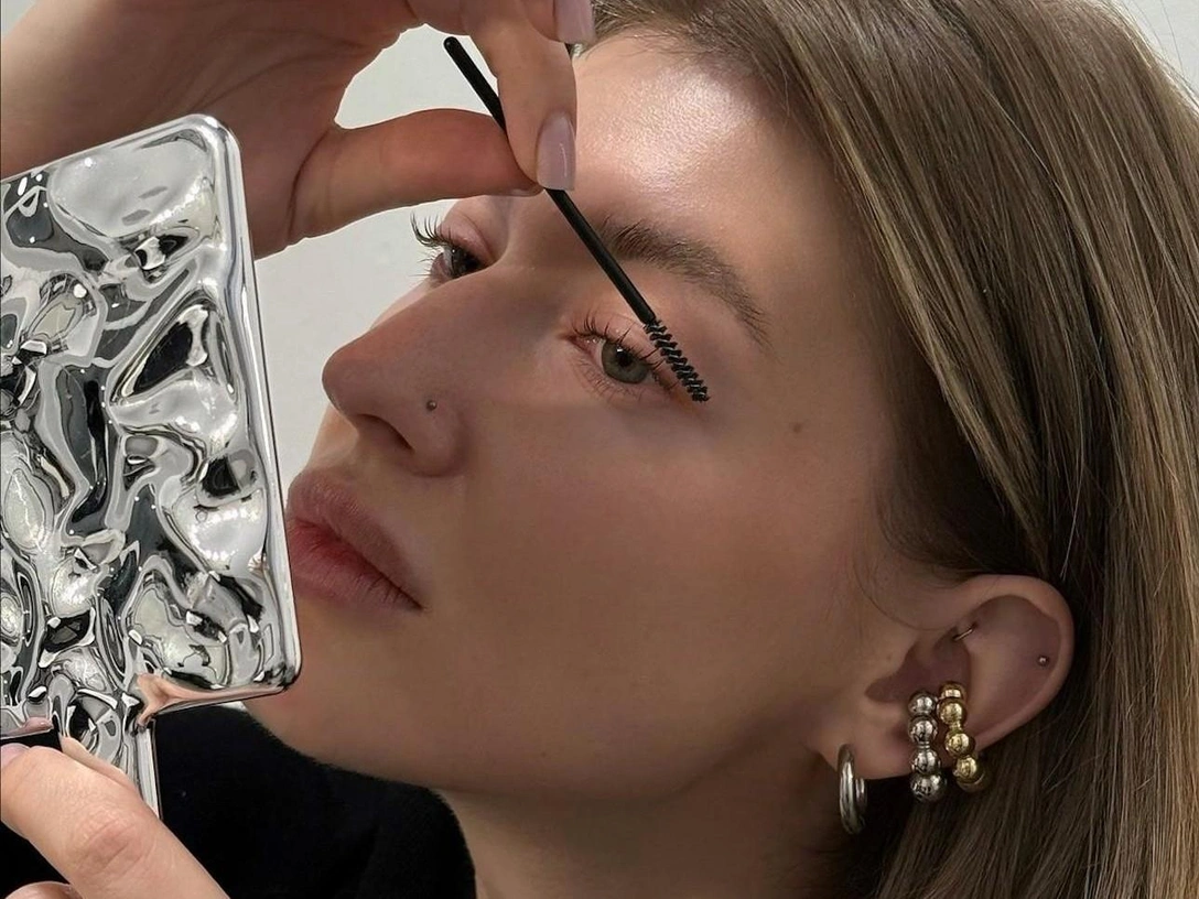 15 тушей, которые создают объем без склеивания | marieclaire.ru