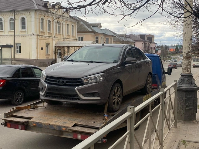 За долги арестована LADA Vesta тамбовчанки | Источник: r68.fssp.gov.ru