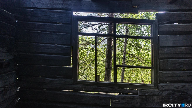 Есть и заброшки среди зелени | Источник: Кирилл Фалеев / «ИрСити»