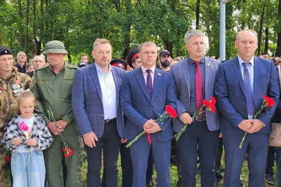 В Боровичах открыли обновлённый мемориал воинам