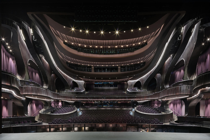 Футуристичный театр оперы в Гонконге (фото 10)