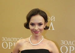 «Психотерапевты советуют говорить о том, что беспокоит. Мне 30!»: Стася Милославская отгуляла юбилей с друзьями