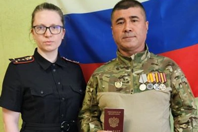 Участник СВО из иностранцев стал гражданином РФ в Челябинске
