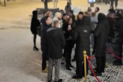 Владелец бара о стычке с мамой хоккеиста на входе