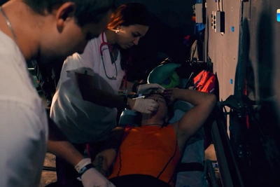 Chelyabinsk Athlete Faints on 'Titans' Show