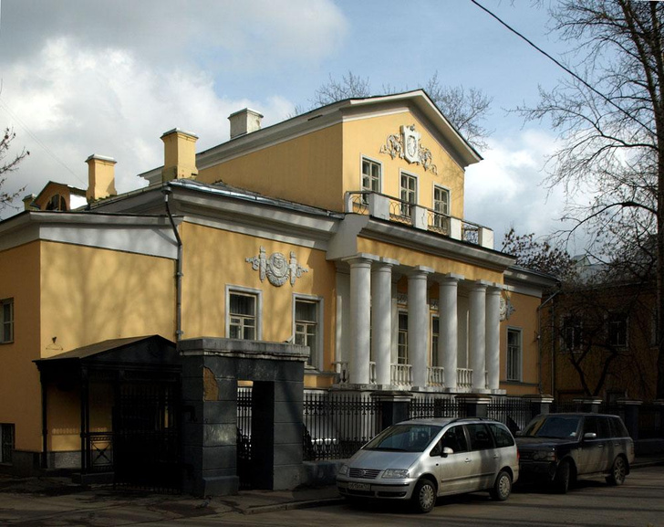 7 затерянных классических особняков Москвы