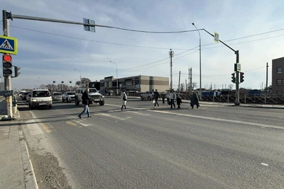 На Корсаковской трассе смонтировали четыре светофора