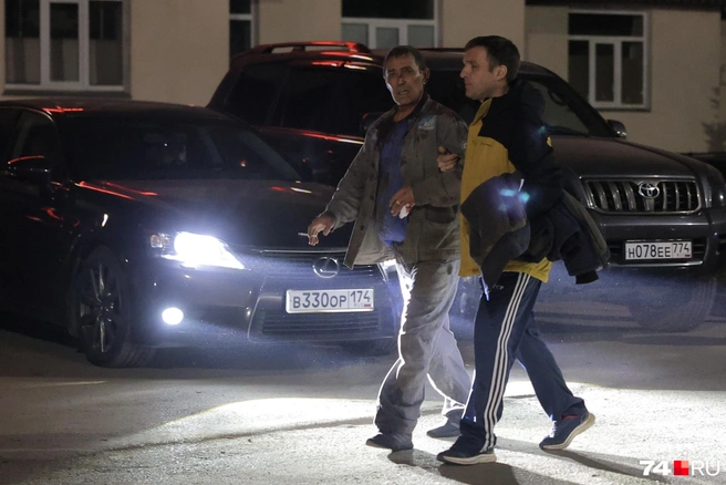 Ночью некоторым пострадавшим оказали помощь на месте | Источник: Наталья Лапцевич / 74.RU