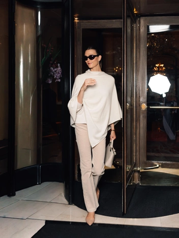 Тихая роскошь в духе Карли Клосс | marieclaire.ru