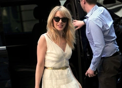 Кайли Миноуг в Лондоне, 22 апреля