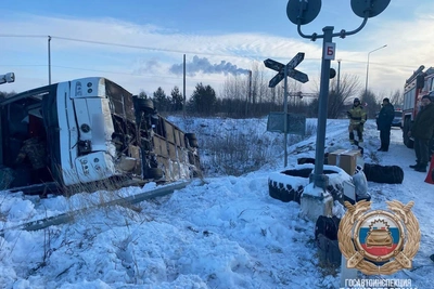 В Башкирии перевернулся автобус с вахтовиками