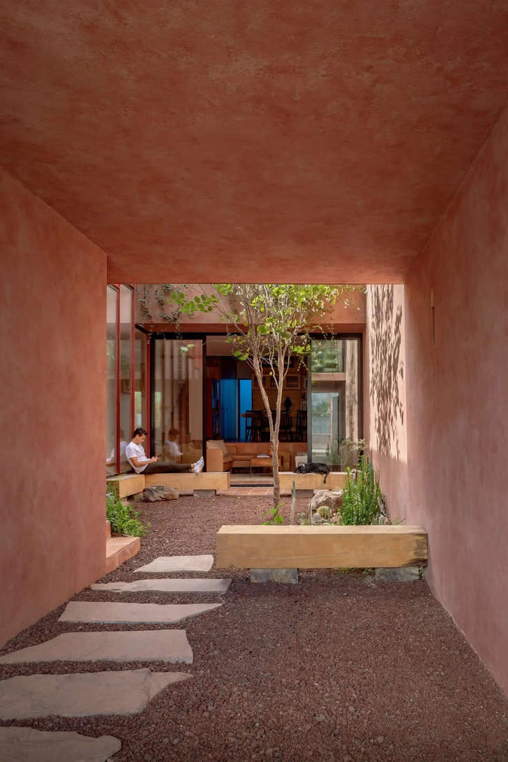 В Мексике построили дом на участке шириной всего 5 метров