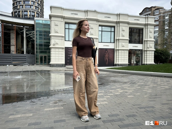 Бренды не важны, когда есть умение подбирать стильные вещи  | Источник: Анастасия Русанова / E1.RU