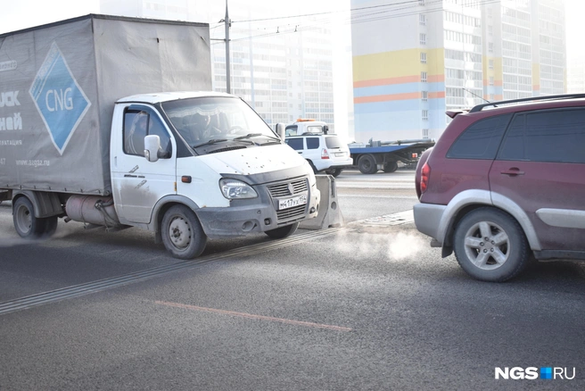 Мэр подчеркнул, что в 2025 году жалоб от горожан по поводу работы мостов не было | Источник: Рихарда Лем / NGS.RU