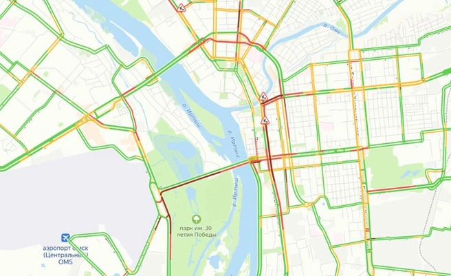 Ленинградский мост и часть центра города встали в пробку | Источник: ngs55.ru/maps-traffic/