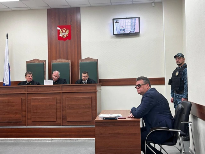Осужденный физически не присутствовал в зале суда, участвовал по видеосвязи из колонии | Источник: Анна Скок / NGS.ru