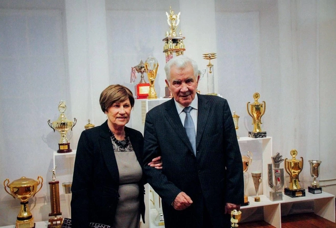 На снимке — Галина и Николай Карполь | Источник: ВК «Уралочка»