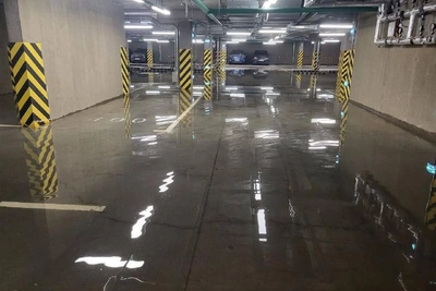 Подземный паркинг в Петербурге снова затопило