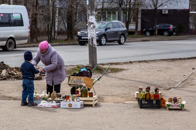 Уличных торговцев в Рязани немало | Источник: Кирилл Поверинов / 76.RU