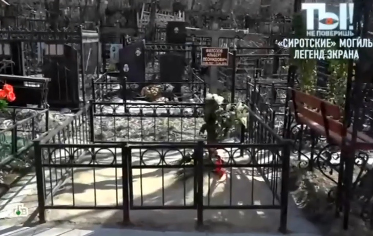На могиле Альберта Филозова уже пять лет не могут поставить памятник