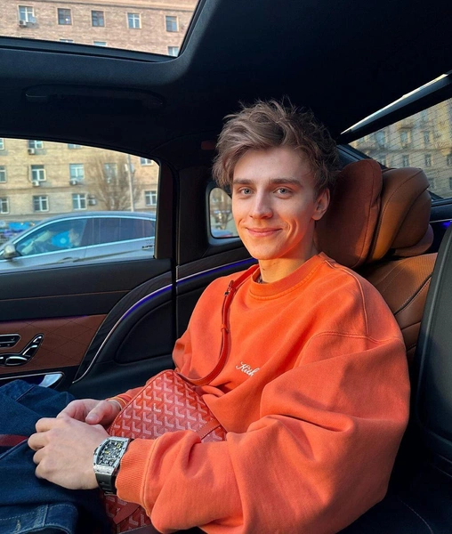 Влад Бумага 
