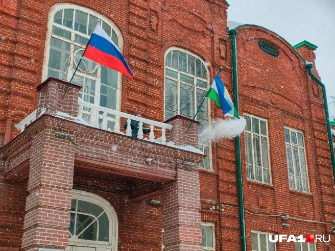 Если присмотреться, снег летит не сам по себе | Источник: Булат Салихов / UFA1.RU