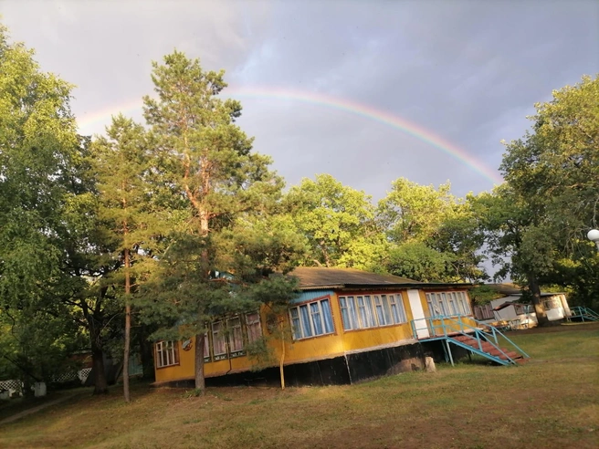 Корпус немного «завалило», а вот радуга получилась ровно | Источник: camp.samregion.ru