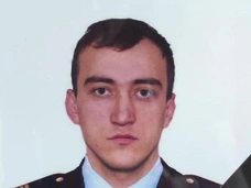 «Меня все равно убьют, а ты закрой дверь»: 24-летний полицейский в Махачкале спас горожан ценой своей жизни