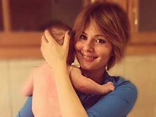 Первые фото детей звезд: какими мы увидели новорожденных