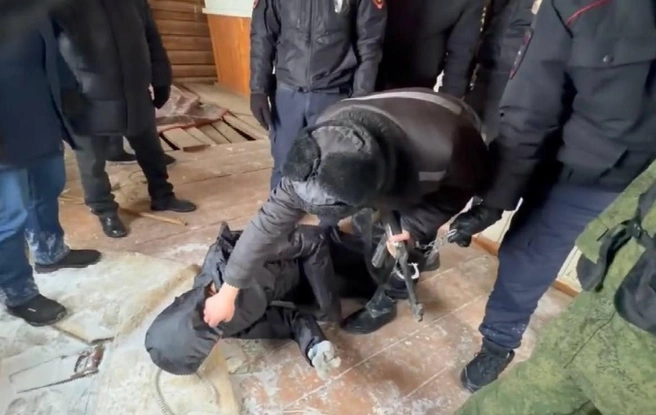 Убийства выстрелил жертвам в голову из охотничьего ружья | Источник: Прокуратура по РС (Я) / T.me