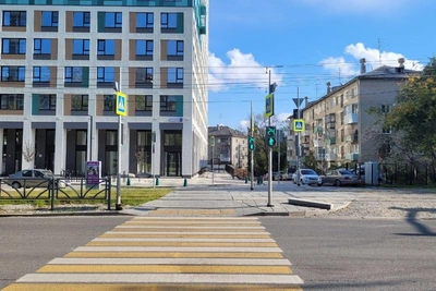 На Блюхера заработал светофор с переходом