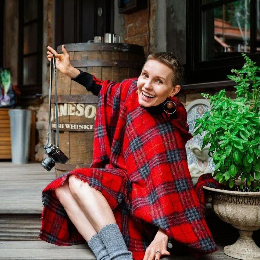 <p>Елена Хвоя</p>