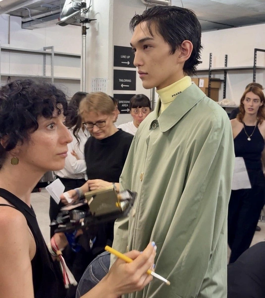 Дневник модели: Али Данияров о показах Dolce&Gabbana и Prada на Неделе мужской моды в Милане | marieclaire.kz