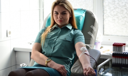 Молодые петербуржцы отдали пациентам больниц 300 литров крови