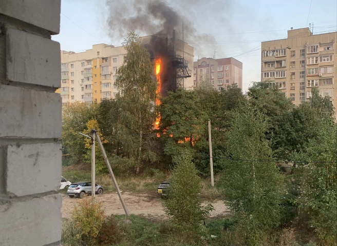 При пожаре на вышке на улице Зубковой был поврежден кабель | ya62.ru