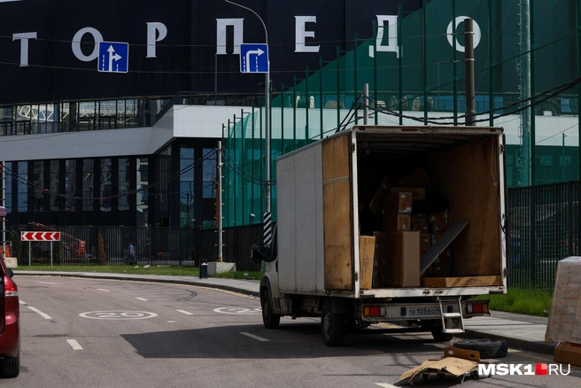 На стадион завозят оборудование | Источник: Артем Устюжанин / MSK1.RU