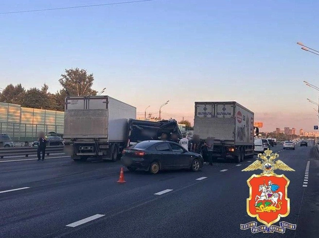 Авария произошла рядом с деревней Грибки в Мытищах | Источник: Подмосковная полиция / T.me