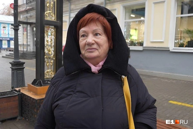 Лидия Павловна хвалит советскую школу образования | Источник: Кирилл Кушнов / E1.RU