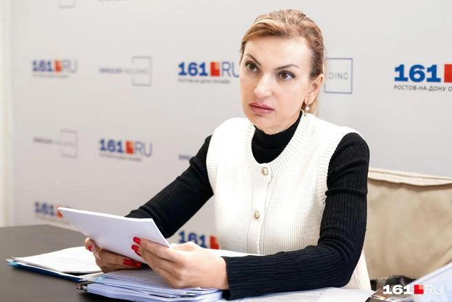 На момент, когда жители Казахской, 93, обратились с вопросами по дому, чтобы его признали аварийным, Галина Пивоварова уже не работала в управлении | Источник: Евгений Вдовин / 161.RU