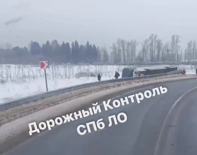 Люди пострадали в ДТП с автобусом под Кингисеппом | Источник: «Дорожный Контроль СПБ | ЛО»