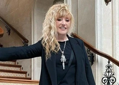 «Не имеет права называться народной артисткой России»: Запашный просил президента лишить Пугачеву звания