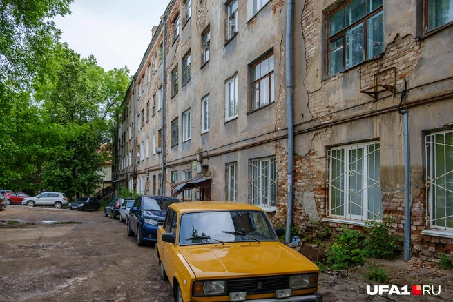 Машина очень вписывается в атмосферу | Источник: Булат Салихов / UFA1.RU