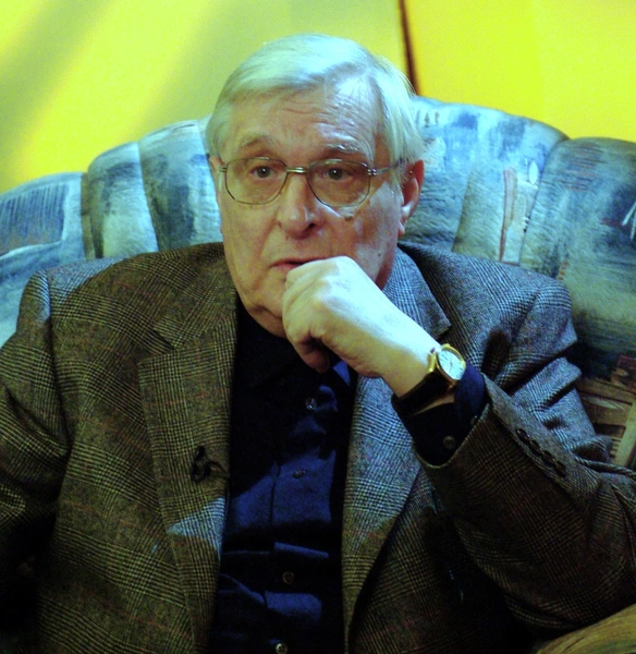 Олег Басилашвили не знал о беременности жены 