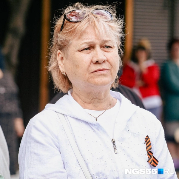 Все пришли с георгиевскими ленточками | Источник: Кирилл Башинский / NGS55.RU